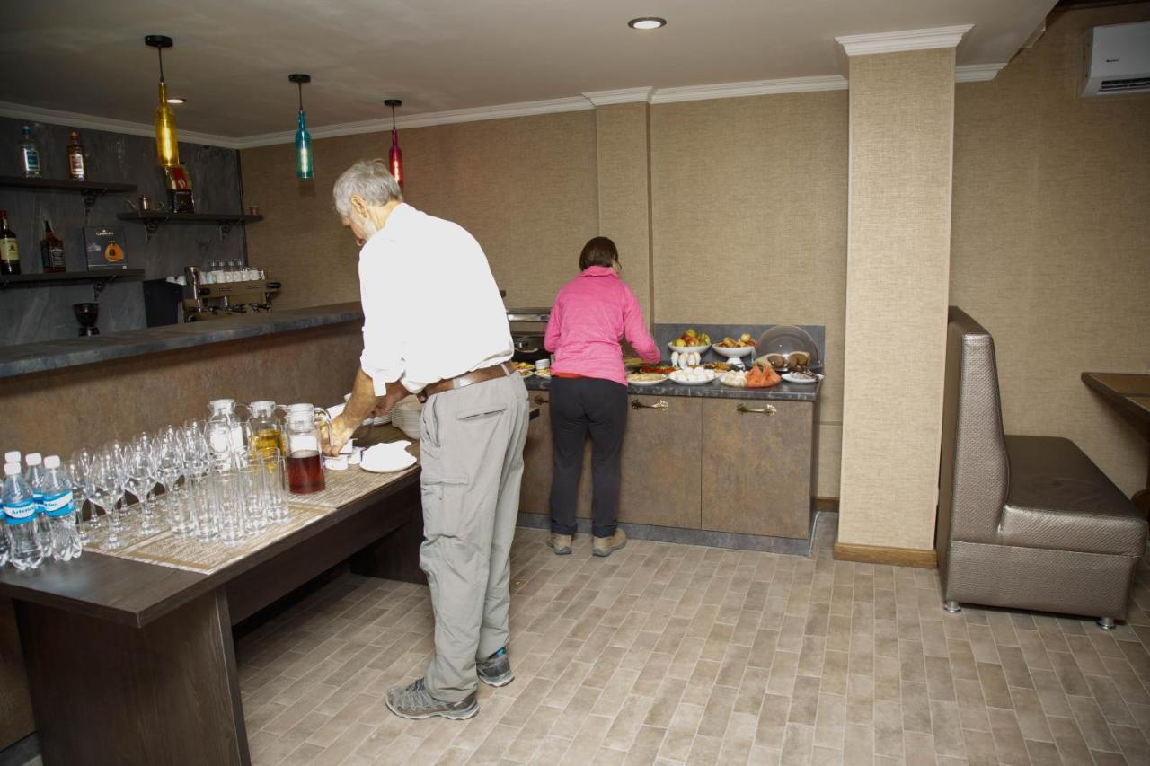 De'Mar Hotel Bishkek Esterno foto