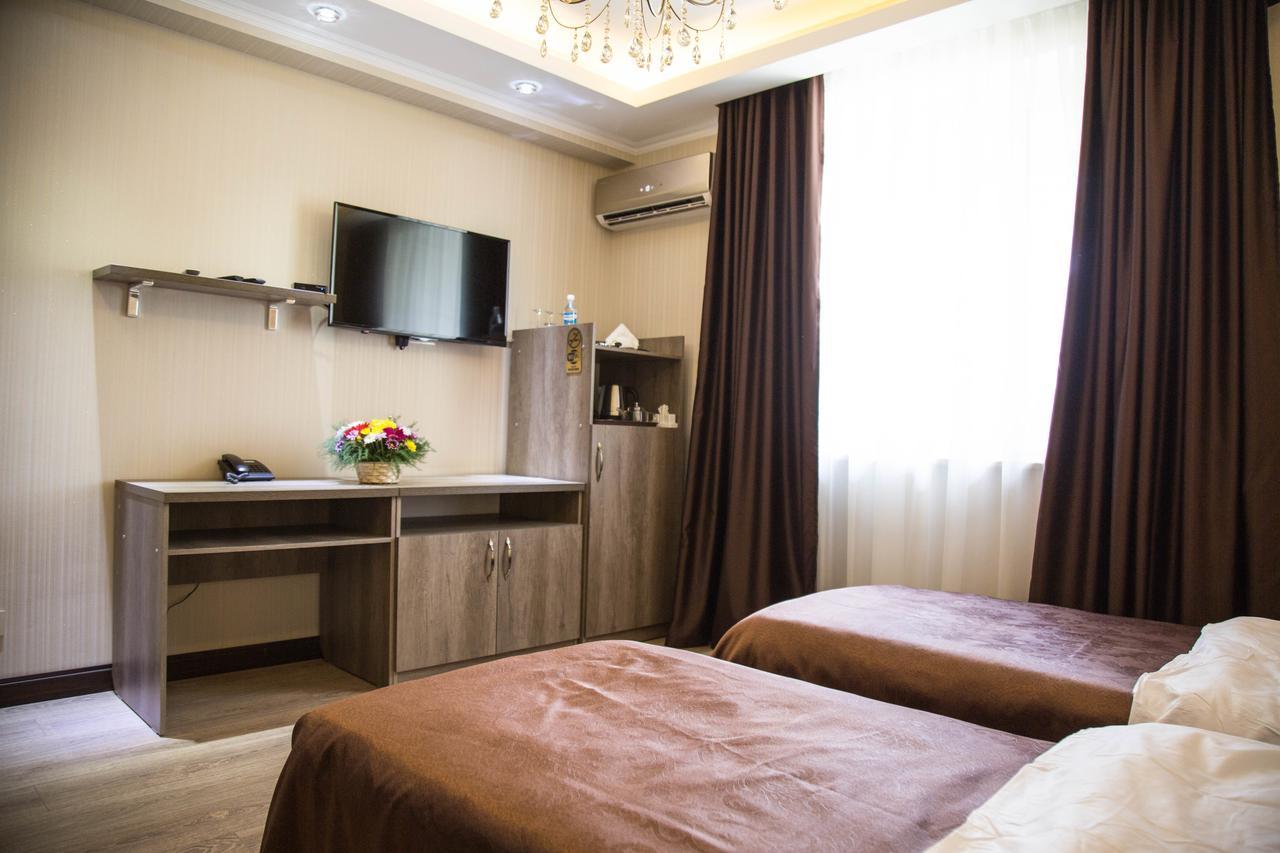 De'Mar Hotel Bishkek Esterno foto