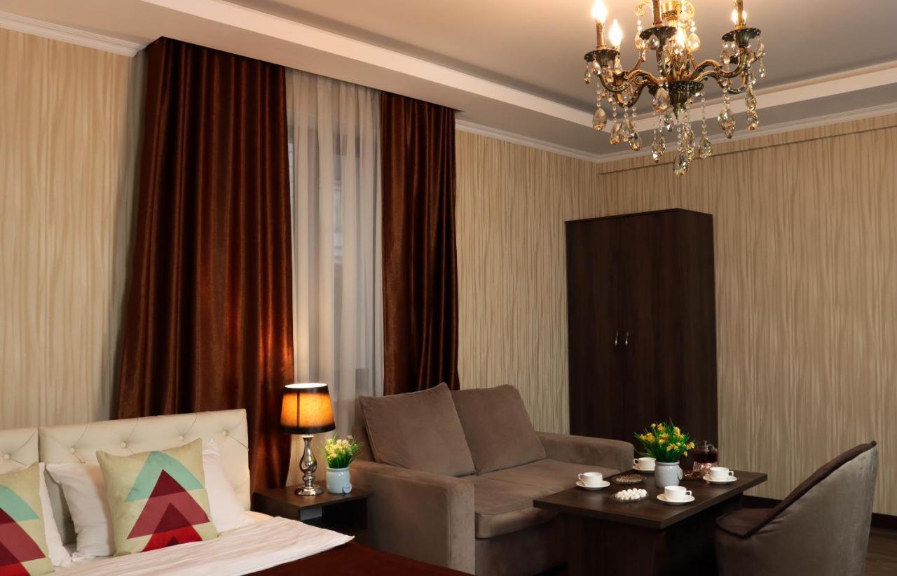 De'Mar Hotel Bishkek Esterno foto